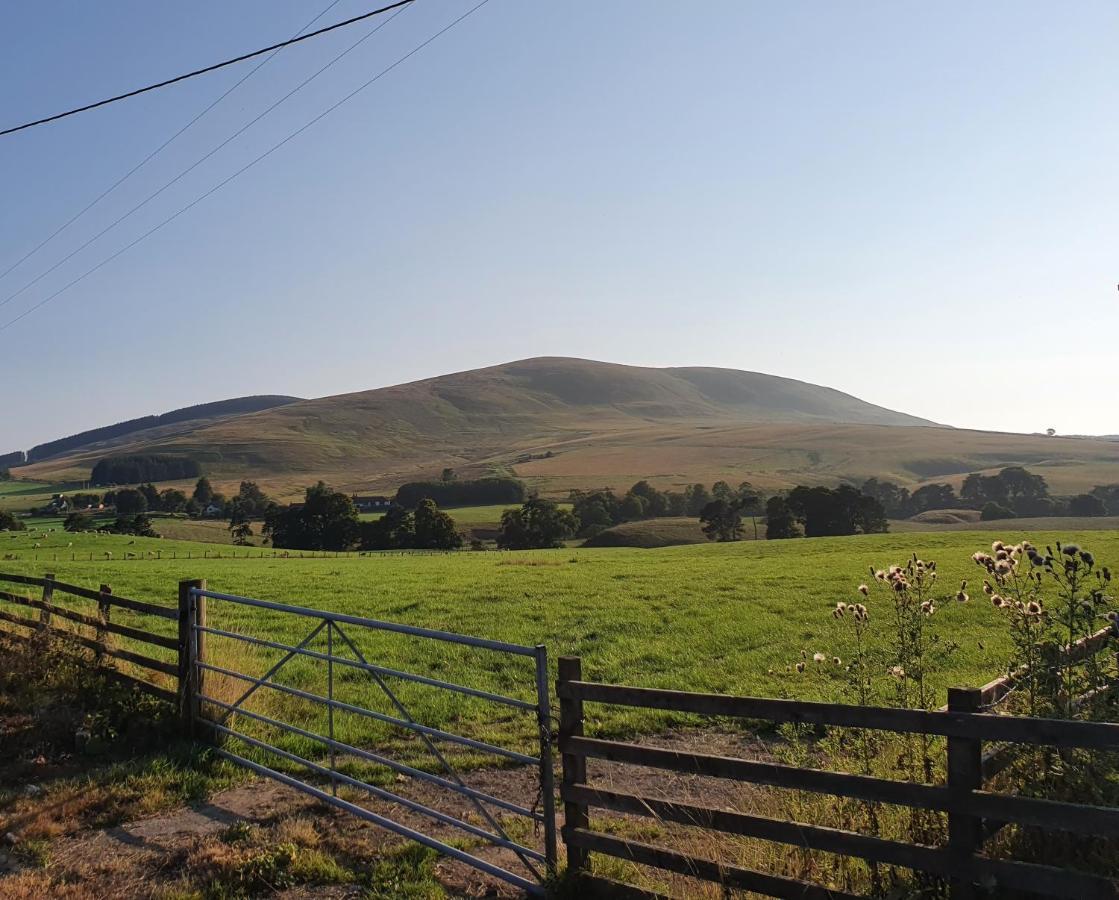 The Granary At Tinto Retreats, Biggar Is A Gorgeous 3 Bedroom Stone Cottage Wiston  Екстериор снимка